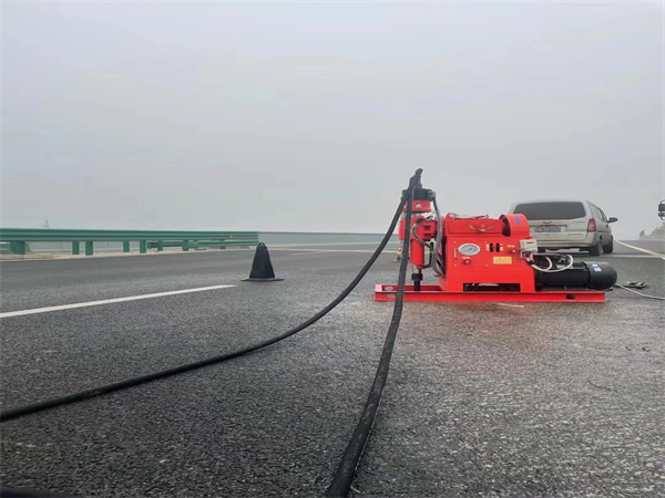 公主岭马路路基路面开裂下沉注浆加固灌浆